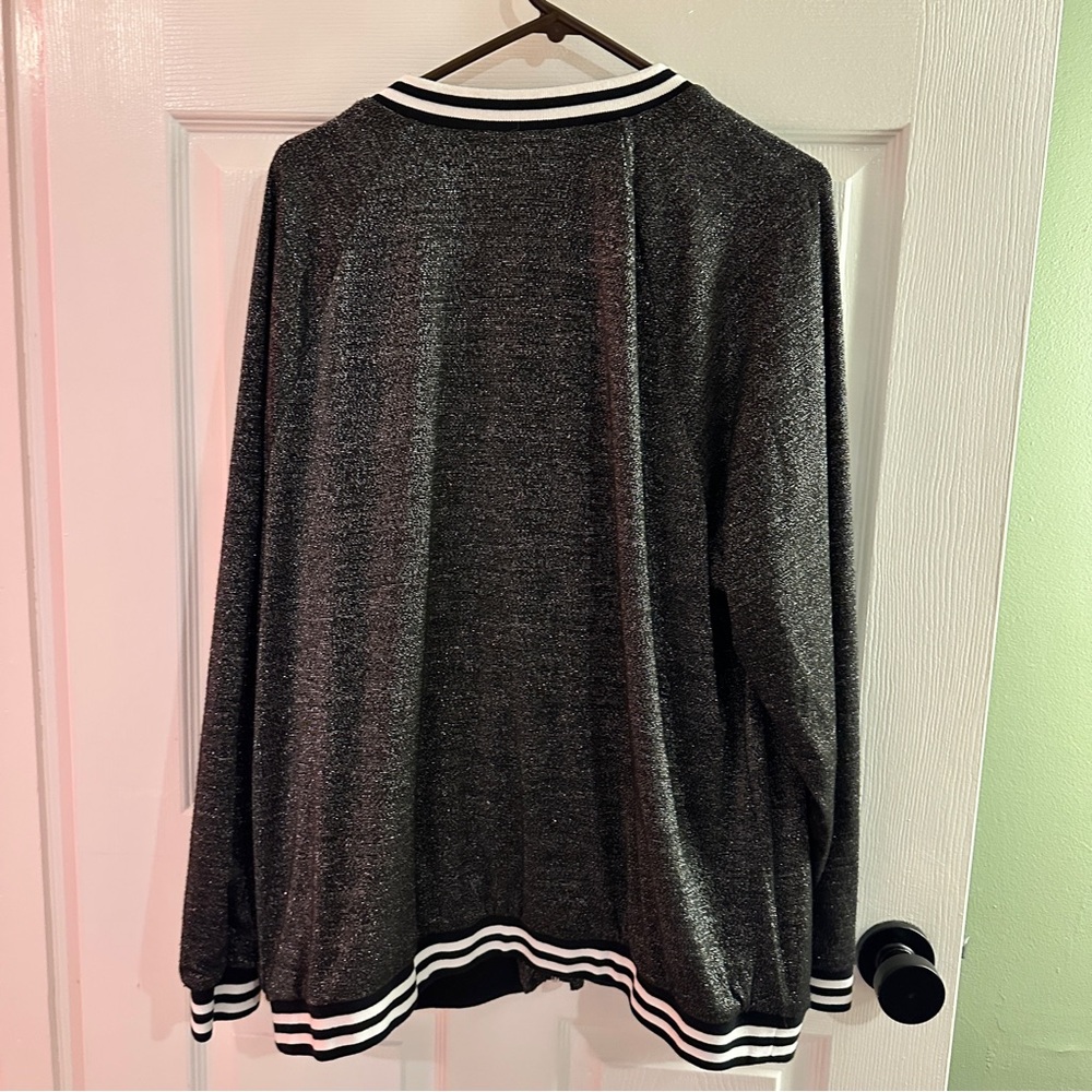Ava & Viv Black and White Metallic Silver Sparkle Zip-Up Bomber Jacket Plus 3X - Picture 4 of 5